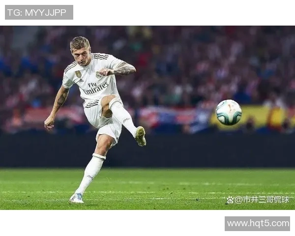 克罗斯在足球场上的传奇之路与他背后的不懈努力与坚持 克罗斯在足球场上的传奇之路与他背后的不懈努力与坚持