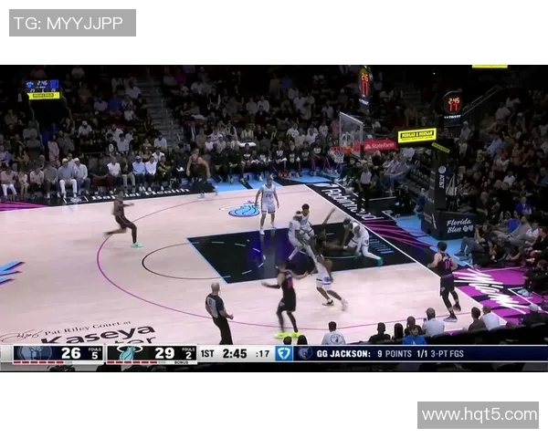 热火与灰熊激战正酣NBA赛场精彩瞬间回顾与分析