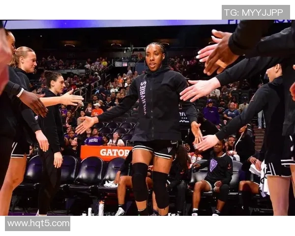 WNBA太阳队与大梦想队的激烈对决展现篮球魅力与团队精神 WNBA太阳队与大梦想队的激烈对决展现篮球魅力与团队精神